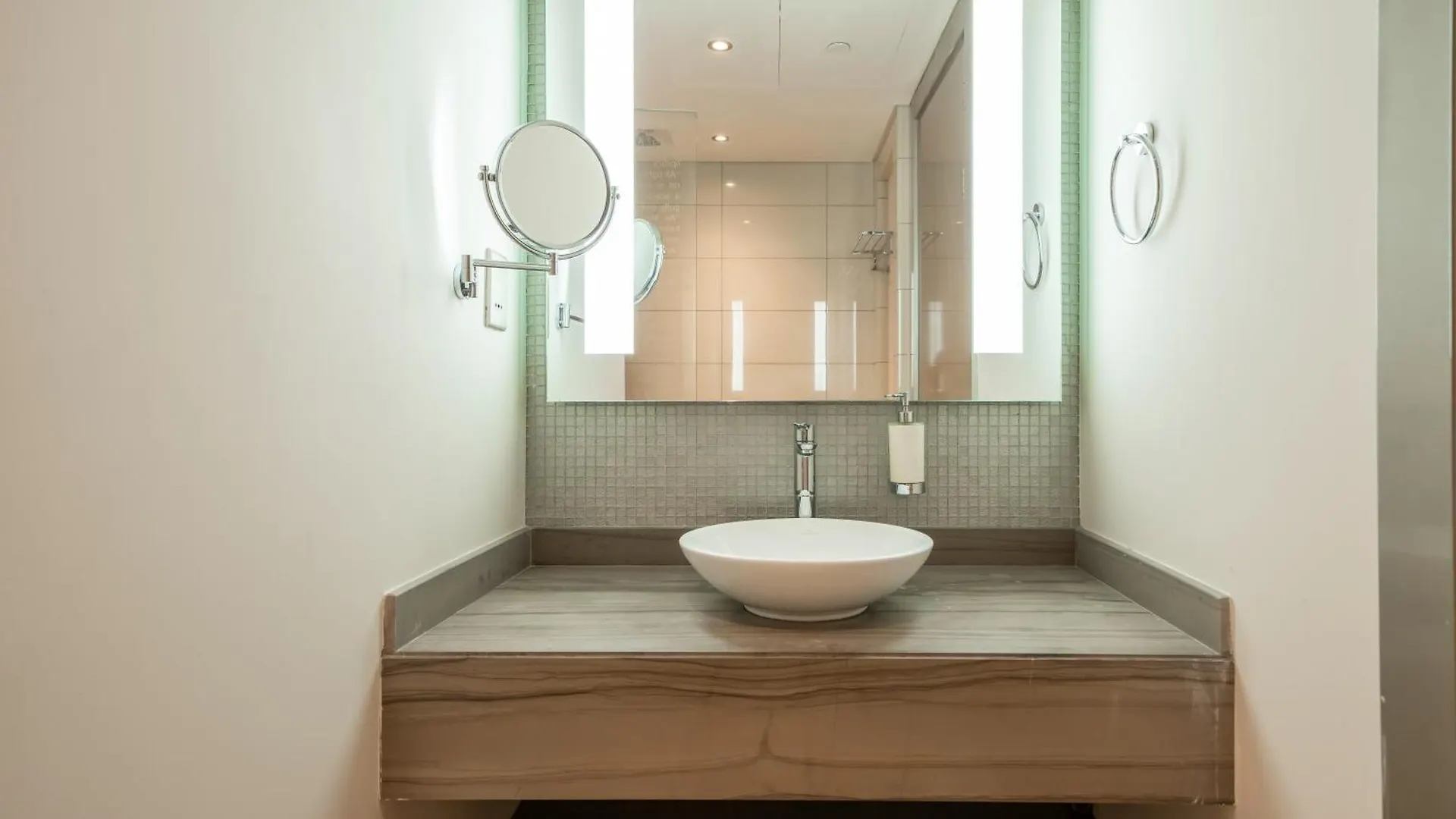 Damac 2Br With Pool & Gym At Business Bay Apartment Dubai