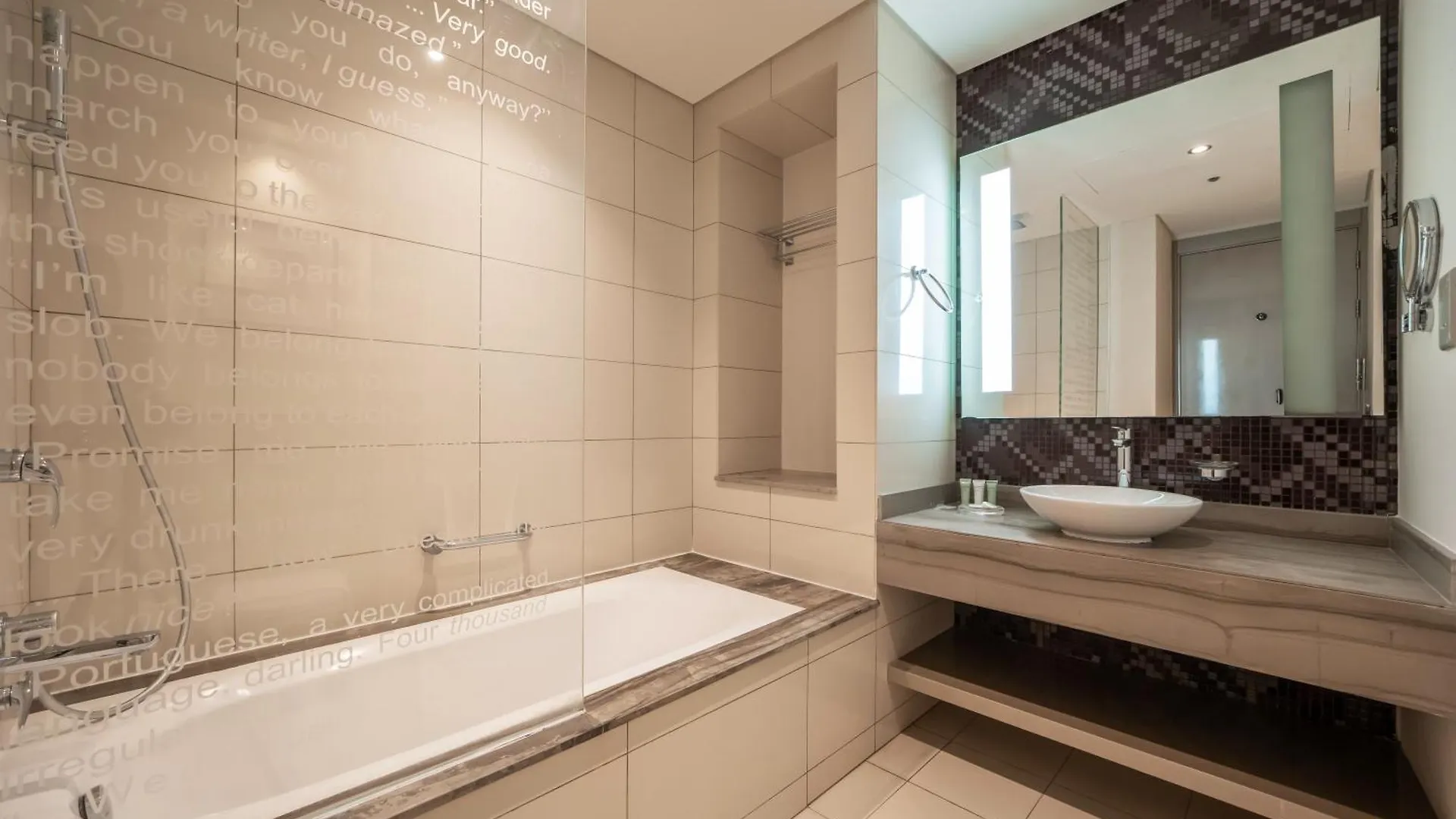 Damac 2Br With Pool & Gym At Business Bay Appartement Dubai