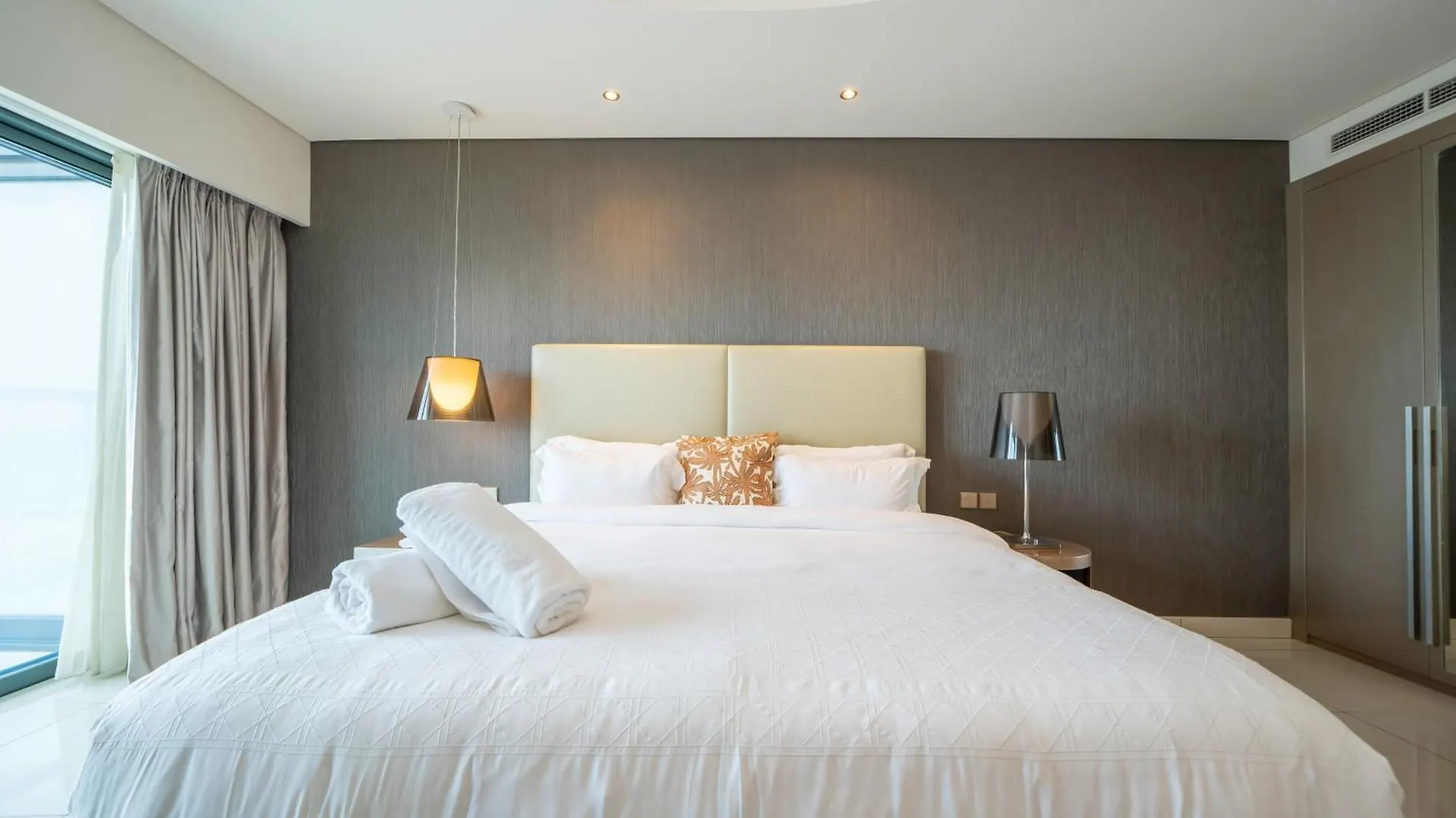 Damac 2Br With Pool & Gym At Business Bay Apartment Dubai