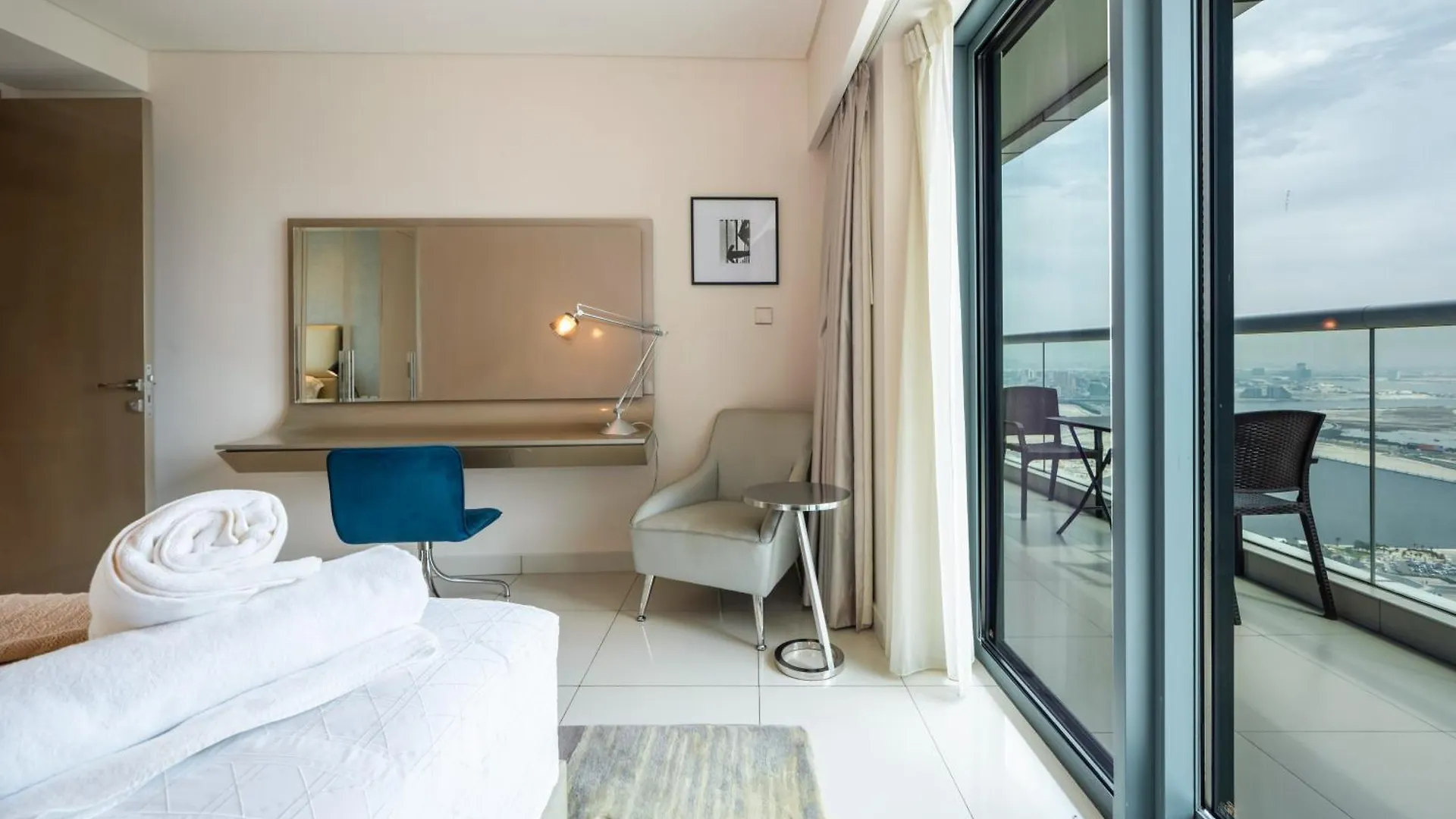 Damac 2Br With Pool & Gym At Business Bay Appartement Dubai