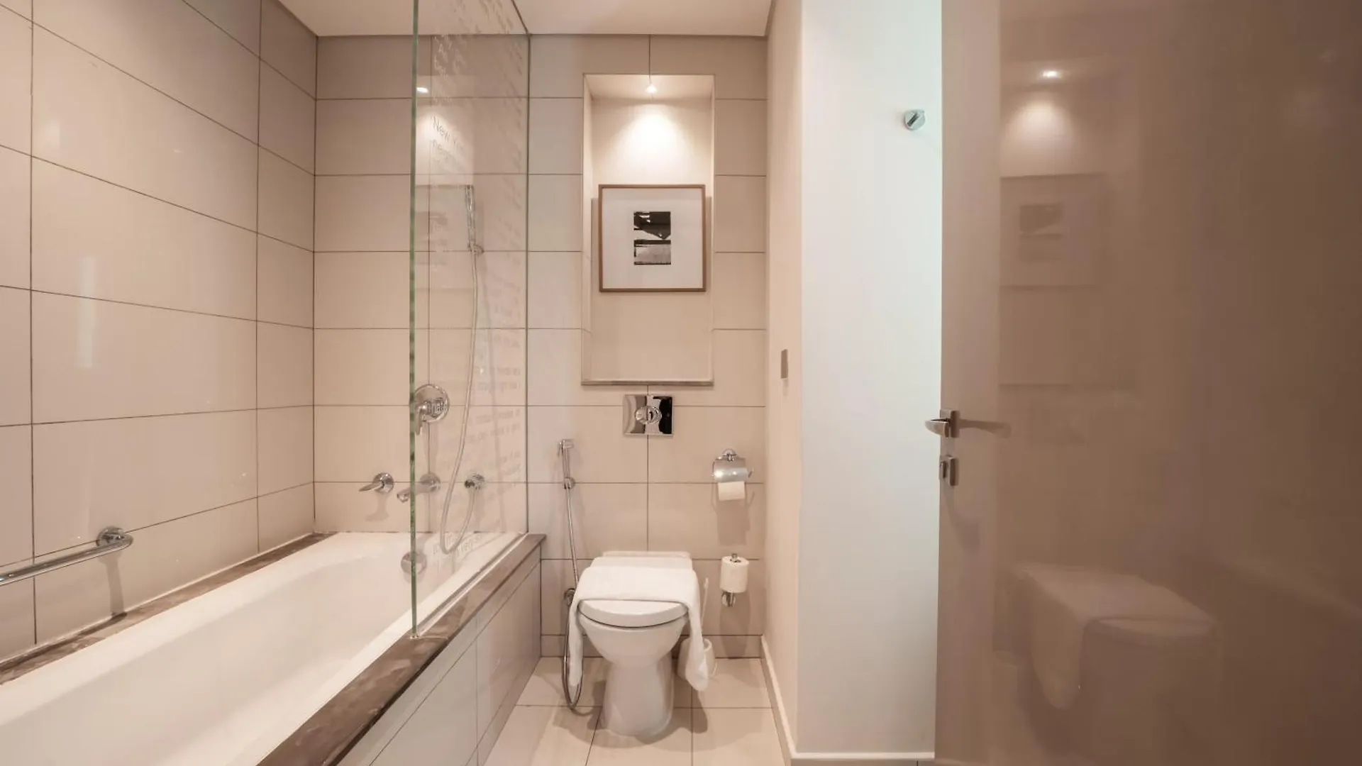 Damac 2Br With Pool & Gym At Business Bay Appartement Dubai